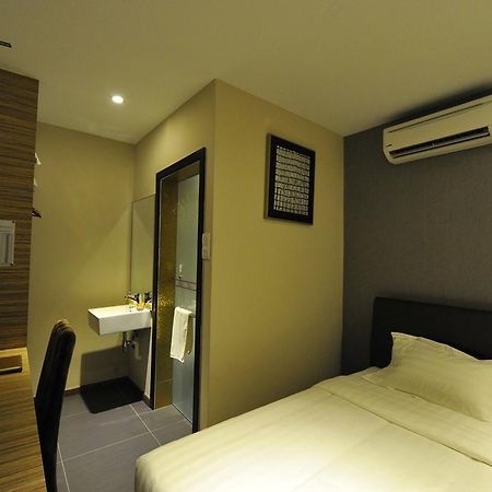 Milano Hotel Kluang Exterior photo