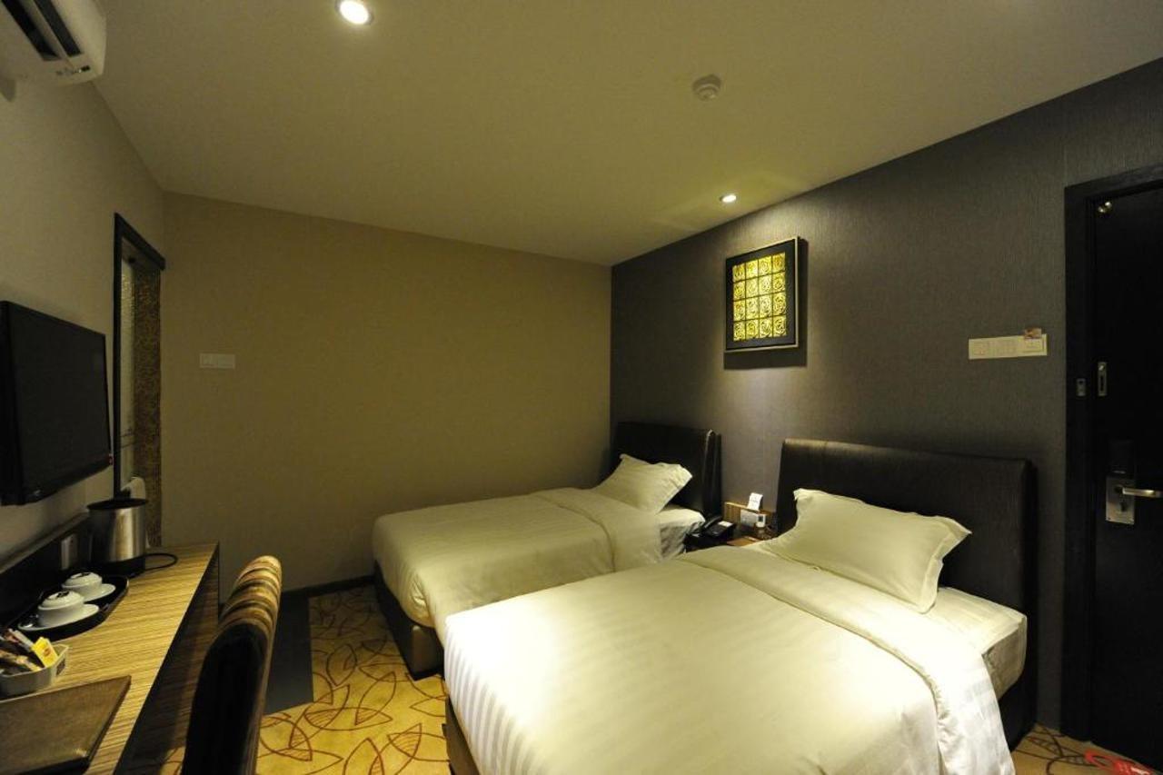 Milano Hotel Kluang Exterior photo