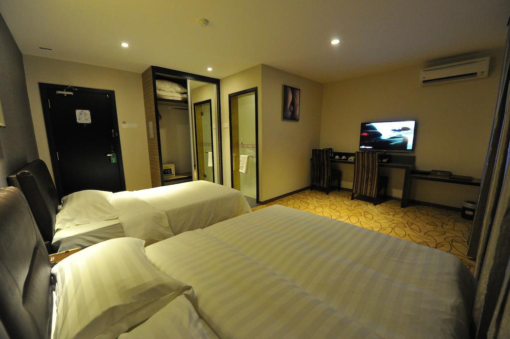 Milano Hotel Kluang Room photo