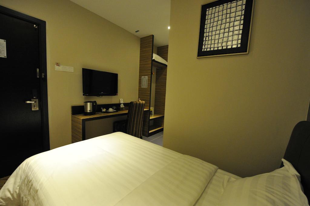 Milano Hotel Kluang Room photo
