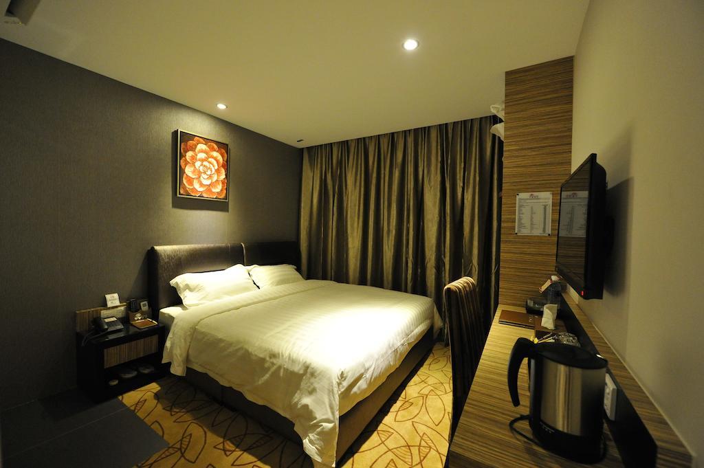 Milano Hotel Kluang Room photo