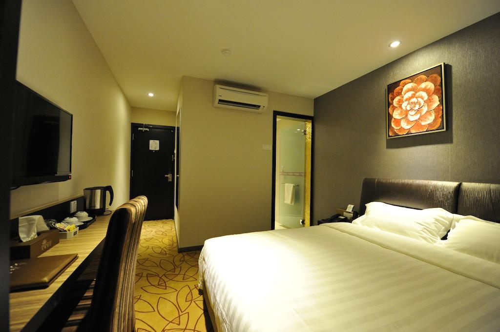 Milano Hotel Kluang Room photo