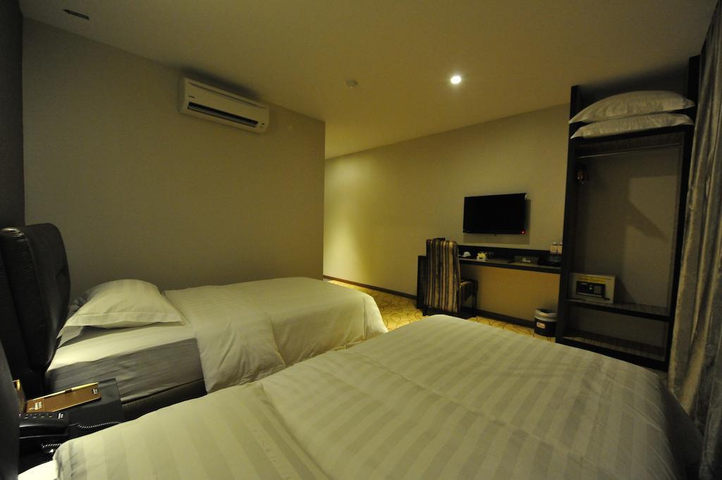 Milano Hotel Kluang Room photo