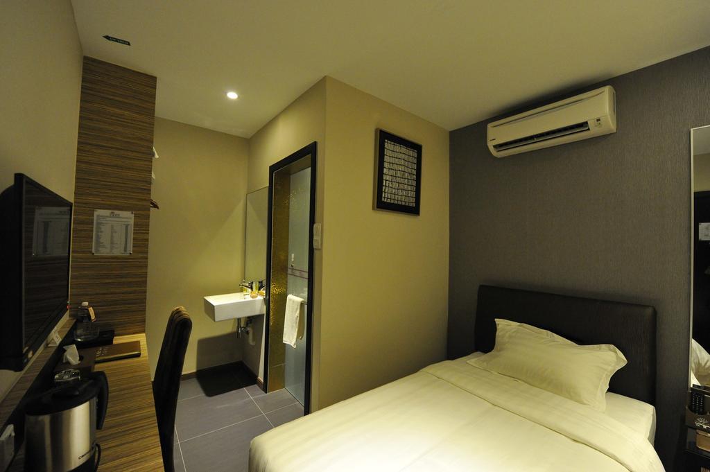 Milano Hotel Kluang Exterior photo